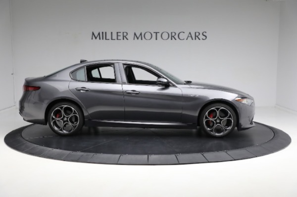 Used 2022 Alfa Romeo Giulia Veloce for sale $37,900 at Pagani of Greenwich in Greenwich CT 06830 14