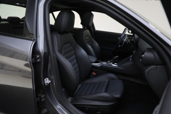 Used 2022 Alfa Romeo Giulia Veloce for sale Sold at Pagani of Greenwich in Greenwich CT 06830 22