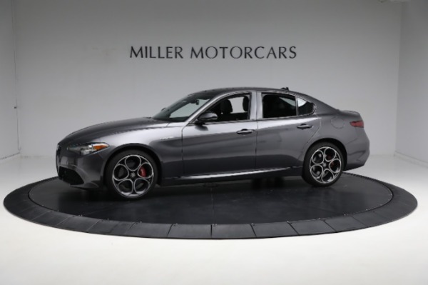 Used 2022 Alfa Romeo Giulia Veloce for sale $37,900 at Pagani of Greenwich in Greenwich CT 06830 4