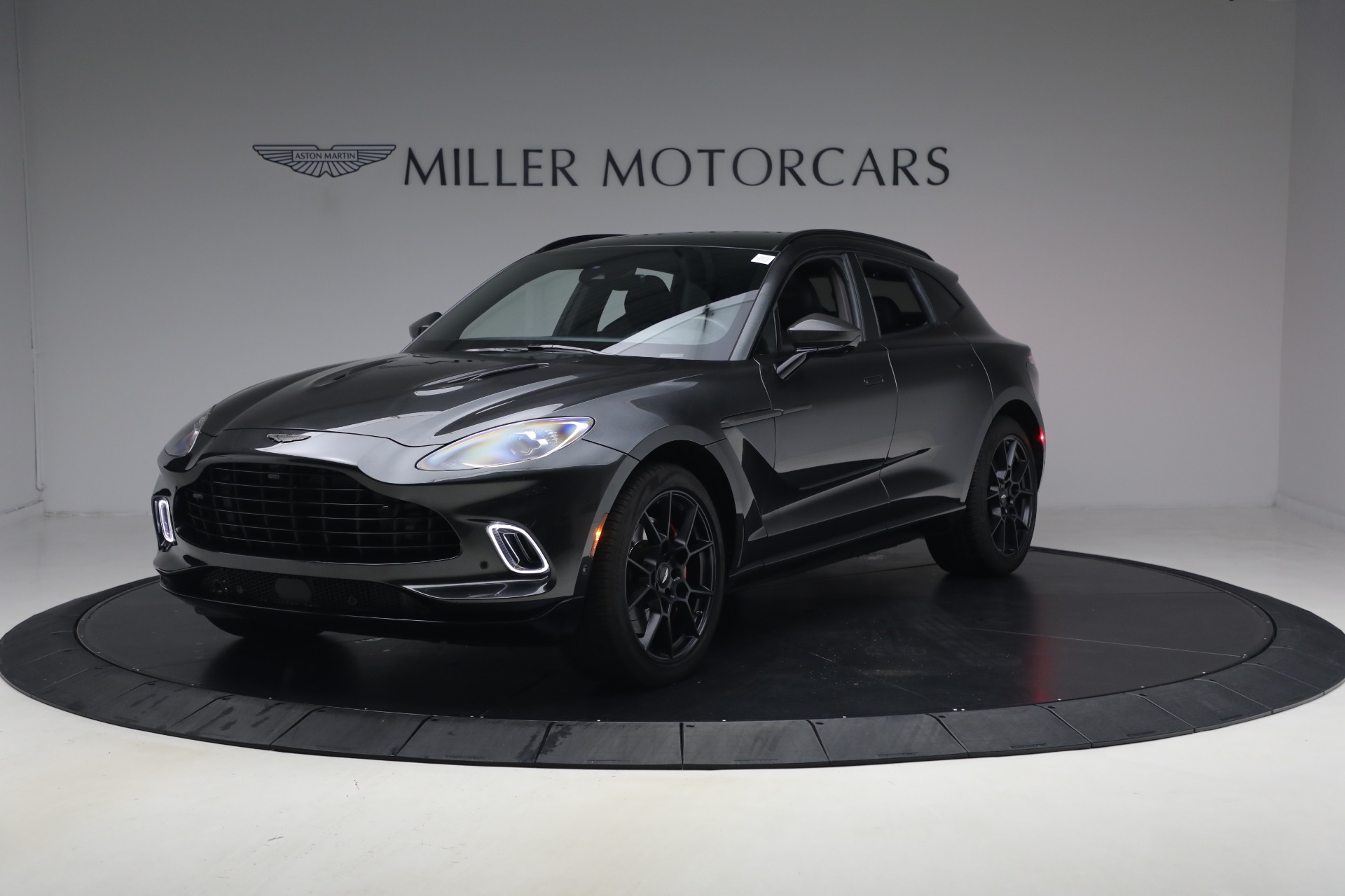 Used 2022 Aston Martin DBX for sale $115,900 at Pagani of Greenwich in Greenwich CT 06830 1