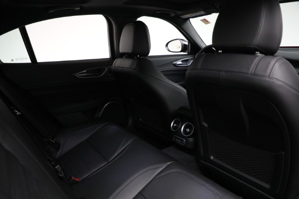 New 2022 Alfa Romeo Giulia Veloce for sale Sold at Pagani of Greenwich in Greenwich CT 06830 26