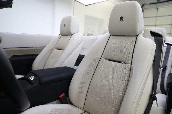 Used 2016 Rolls-Royce Dawn for sale $294,900 at Pagani of Greenwich in Greenwich CT 06830 27
