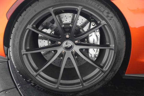 Used 2016 McLaren 675LT Spider for sale $280,900 at Pagani of Greenwich in Greenwich CT 06830 25