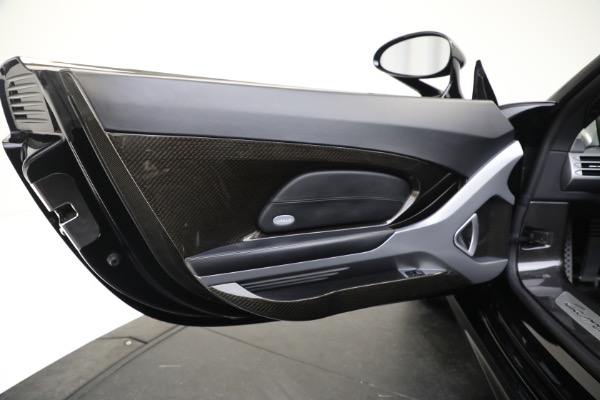 Used 2005 Porsche Carrera GT for sale $1,400,000 at Pagani of Greenwich in Greenwich CT 06830 26