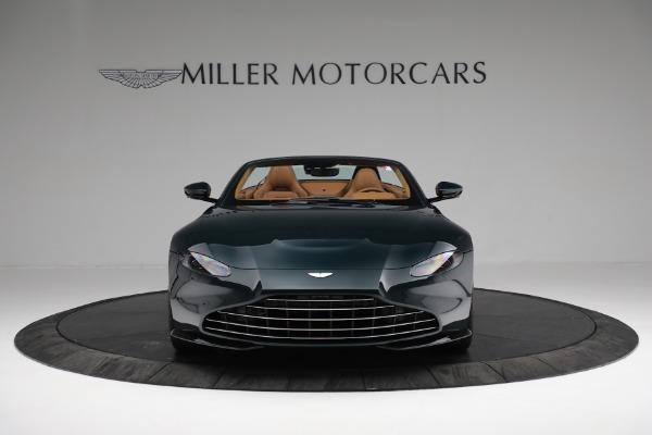 New 2022 Aston Martin Vantage Roadster for sale $192,716 at Pagani of Greenwich in Greenwich CT 06830 11