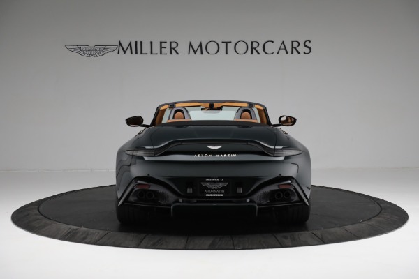 New 2022 Aston Martin Vantage Roadster for sale $192,716 at Pagani of Greenwich in Greenwich CT 06830 5