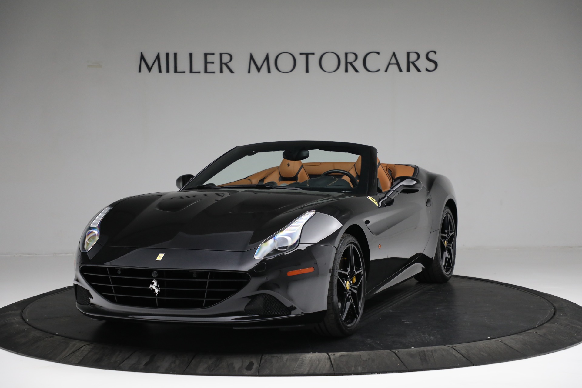 Used 2017 Ferrari California T for sale Sold at Pagani of Greenwich in Greenwich CT 06830 1