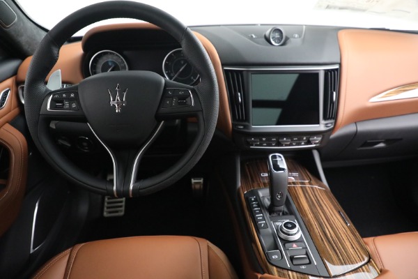 New 2022 Maserati Levante Modena for sale $112,575 at Pagani of Greenwich in Greenwich CT 06830 16