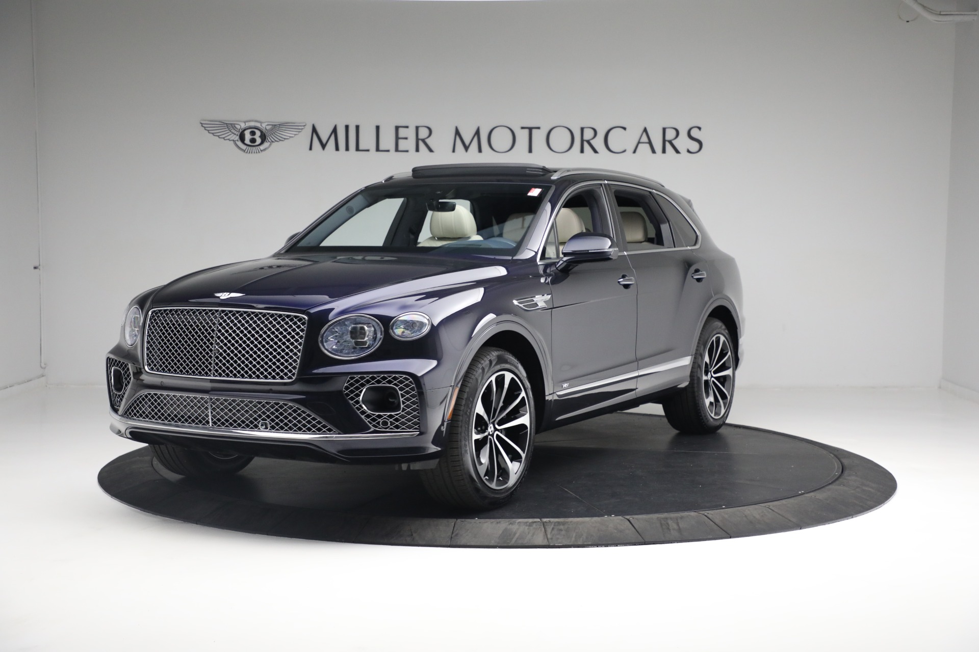 New 2022 Bentley Bentayga V8 for sale Sold at Pagani of Greenwich in Greenwich CT 06830 1