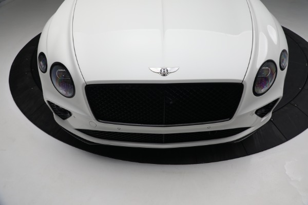 New 2022 Bentley Continental GT V8 for sale $309,385 at Pagani of Greenwich in Greenwich CT 06830 11