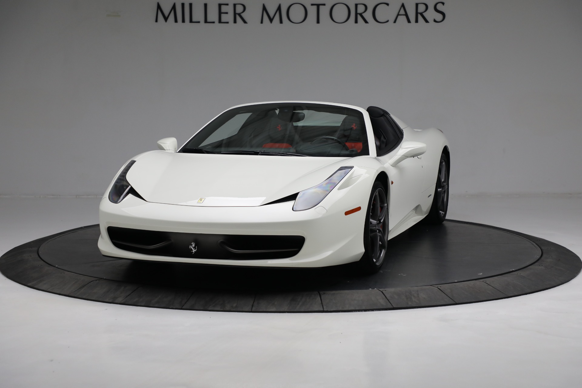 Used 2012 Ferrari 458 Spider for sale $289,900 at Pagani of Greenwich in Greenwich CT 06830 1