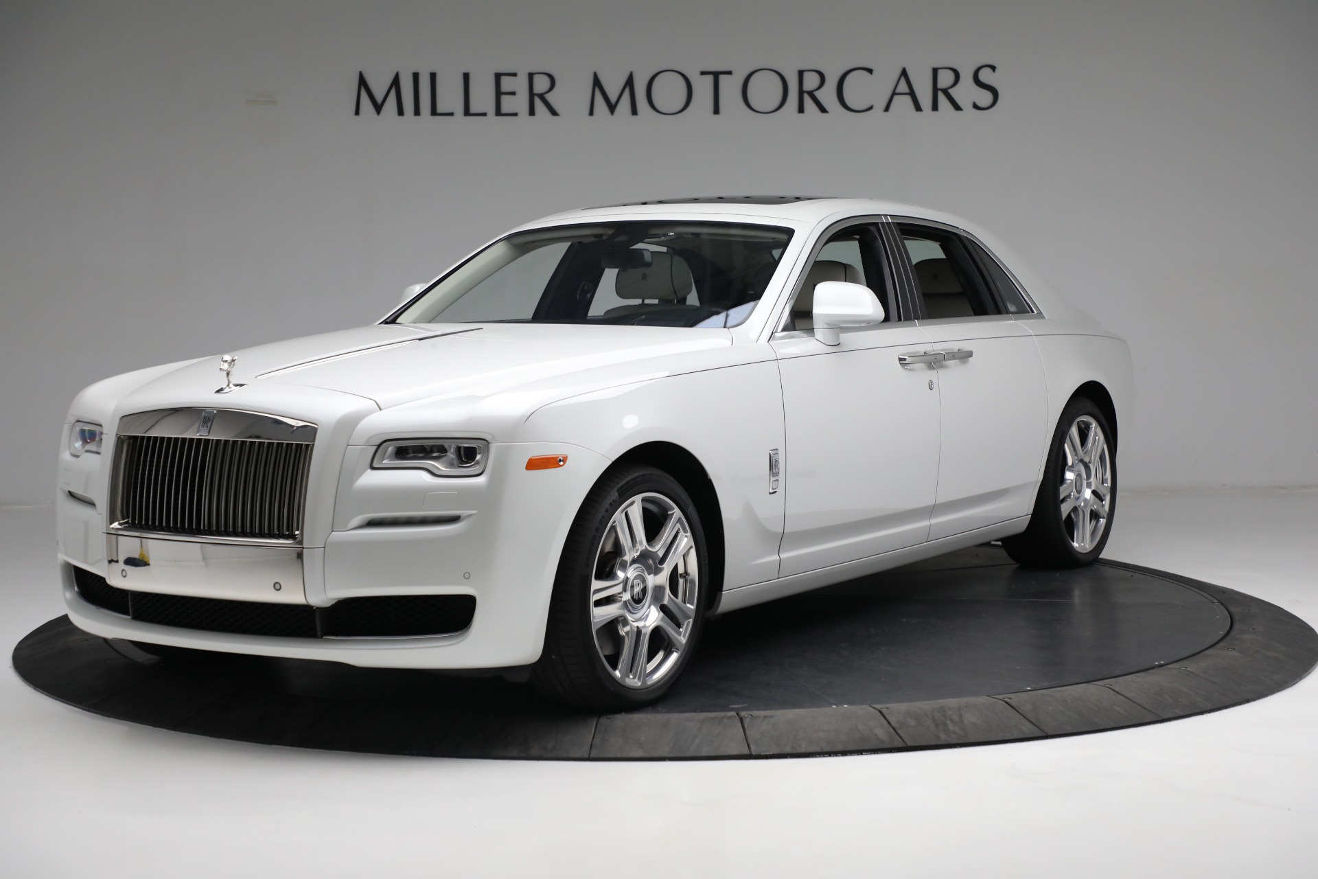 Used 2017 Rolls-Royce Ghost for sale $229,900 at Pagani of Greenwich in Greenwich CT 06830 1
