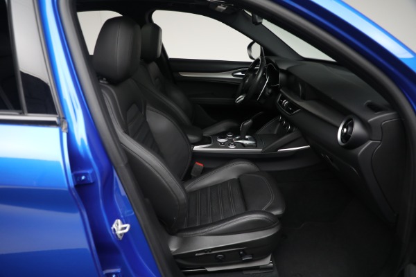 Used 2022 Alfa Romeo Stelvio Veloce for sale $32,900 at Pagani of Greenwich in Greenwich CT 06830 15