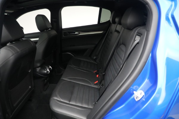 Used 2022 Alfa Romeo Stelvio Veloce for sale $32,900 at Pagani of Greenwich in Greenwich CT 06830 17