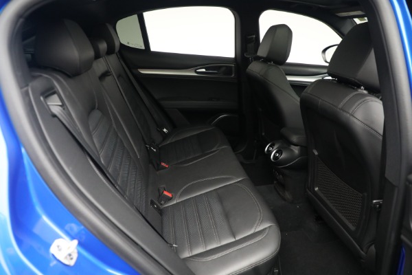Used 2022 Alfa Romeo Stelvio Veloce for sale $32,900 at Pagani of Greenwich in Greenwich CT 06830 19
