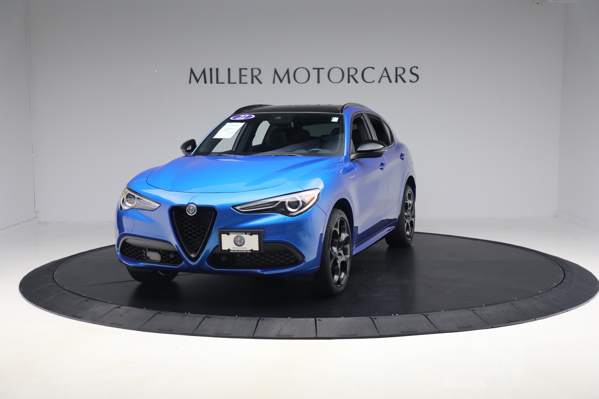 Used 2022 Alfa Romeo Stelvio Veloce for sale $32,900 at Pagani of Greenwich in Greenwich CT 06830 1