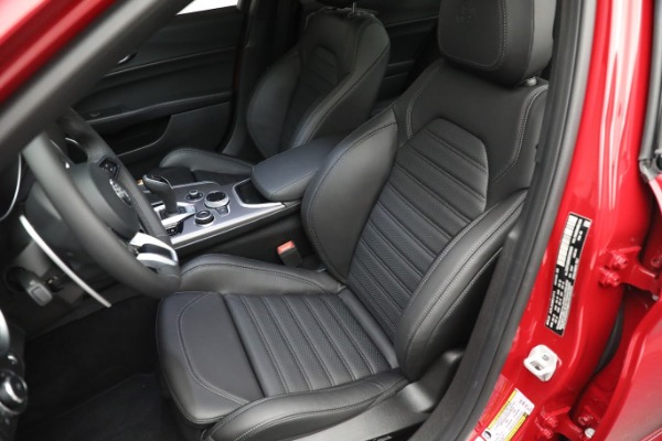 Used 2022 Alfa Romeo Giulia Veloce for sale $29,900 at Pagani of Greenwich in Greenwich CT 06830 15