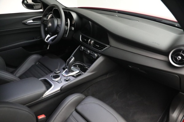 Used 2022 Alfa Romeo Giulia Veloce for sale $29,900 at Pagani of Greenwich in Greenwich CT 06830 16