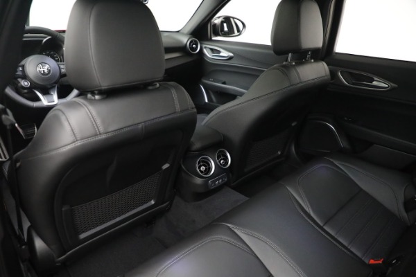 Used 2022 Alfa Romeo Giulia Veloce for sale $29,900 at Pagani of Greenwich in Greenwich CT 06830 19
