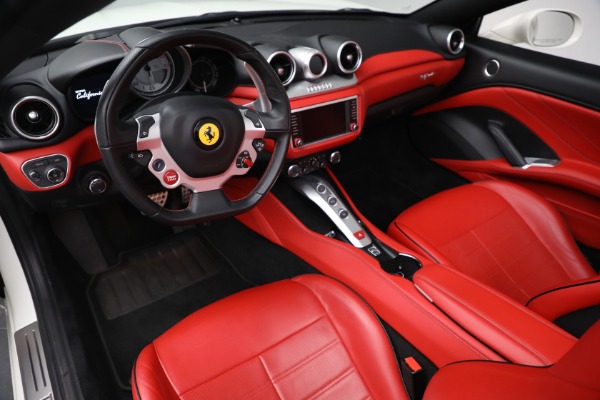 Used 2015 Ferrari California T for sale Sold at Pagani of Greenwich in Greenwich CT 06830 19