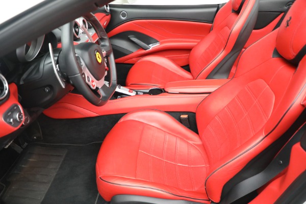 Used 2015 Ferrari California T for sale Sold at Pagani of Greenwich in Greenwich CT 06830 20