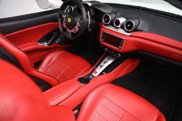 Used 2015 Ferrari California T for sale Sold at Pagani of Greenwich in Greenwich CT 06830 23