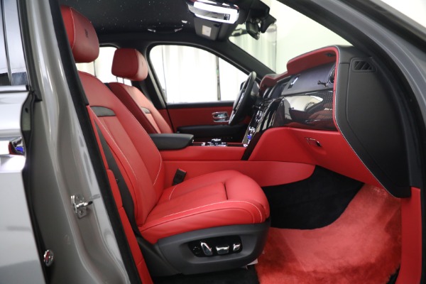 Used 2022 Rolls-Royce Black Badge Cullinan for sale Sold at Pagani of Greenwich in Greenwich CT 06830 25