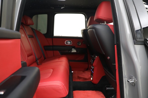 Used 2022 Rolls-Royce Black Badge Cullinan for sale Sold at Pagani of Greenwich in Greenwich CT 06830 28