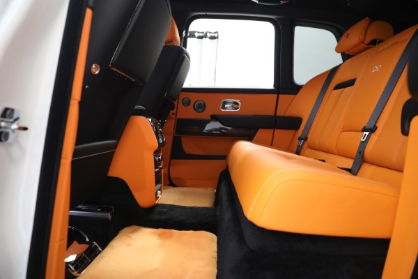 New 2022 Rolls-Royce Cullinan Black Badge for sale Call for price at Pagani of Greenwich in Greenwich CT 06830 15