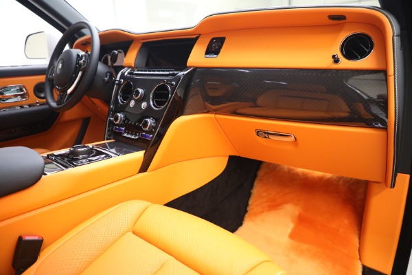 New 2022 Rolls-Royce Cullinan Black Badge for sale Call for price at Pagani of Greenwich in Greenwich CT 06830 18