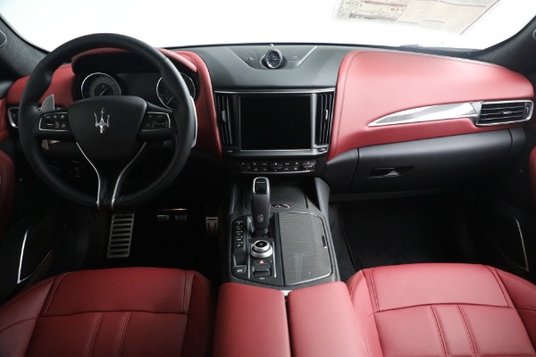 New 2022 Maserati Levante Modena for sale $113,075 at Pagani of Greenwich in Greenwich CT 06830 16