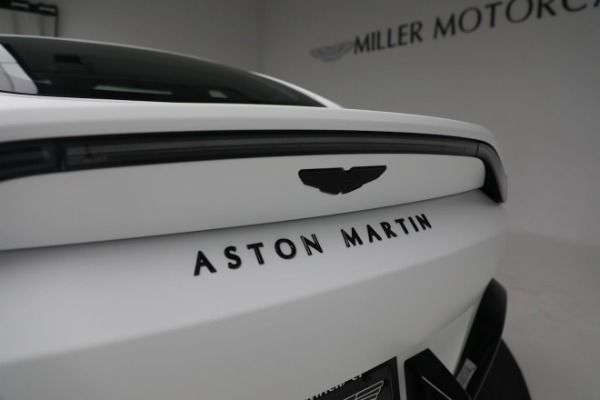 Used 2022 Aston Martin Vantage Coupe for sale $169,900 at Pagani of Greenwich in Greenwich CT 06830 24