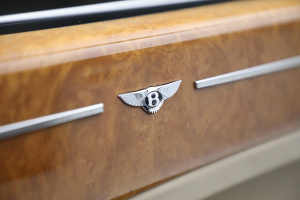 Used 2012 Bentley Mulsanne V8 for sale Call for price at Pagani of Greenwich in Greenwich CT 06830 22