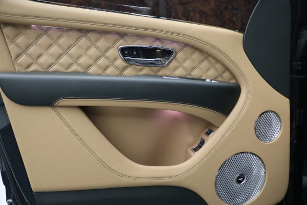Used 2022 Bentley Bentayga V8 First Edition for sale Sold at Pagani of Greenwich in Greenwich CT 06830 18