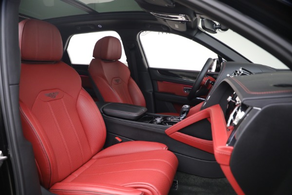 Used 2022 Bentley Bentayga V8 for sale $137,900 at Pagani of Greenwich in Greenwich CT 06830 28