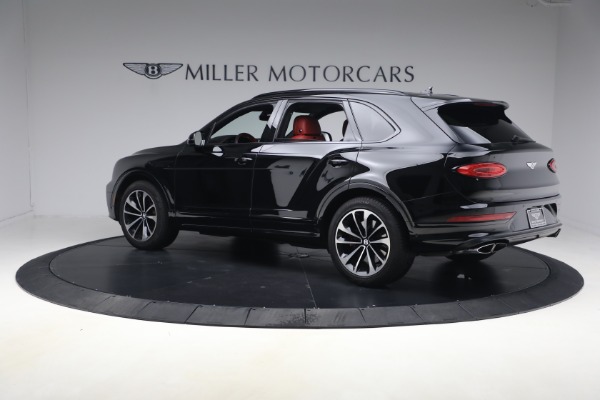 Used 2022 Bentley Bentayga V8 for sale $137,900 at Pagani of Greenwich in Greenwich CT 06830 4