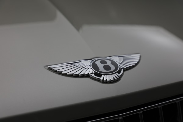 New 2023 Bentley Bentayga EWB Azure for sale $302,995 at Pagani of Greenwich in Greenwich CT 06830 11