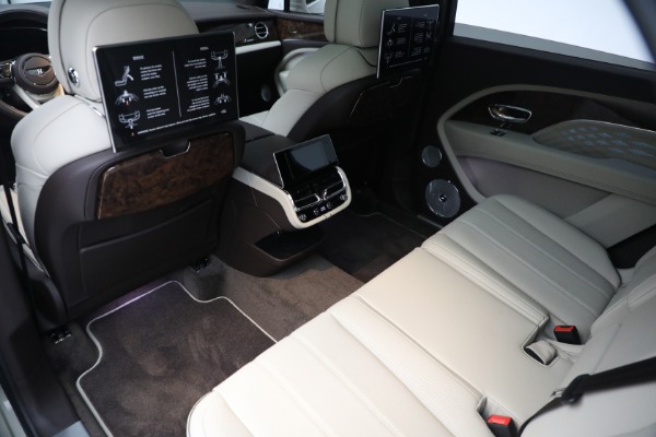 New 2023 Bentley Bentayga EWB Azure for sale $302,995 at Pagani of Greenwich in Greenwich CT 06830 17