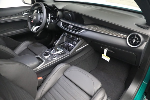 New 2022 Alfa Romeo Stelvio Quadrifoglio for sale $79,290 at Pagani of Greenwich in Greenwich CT 06830 18