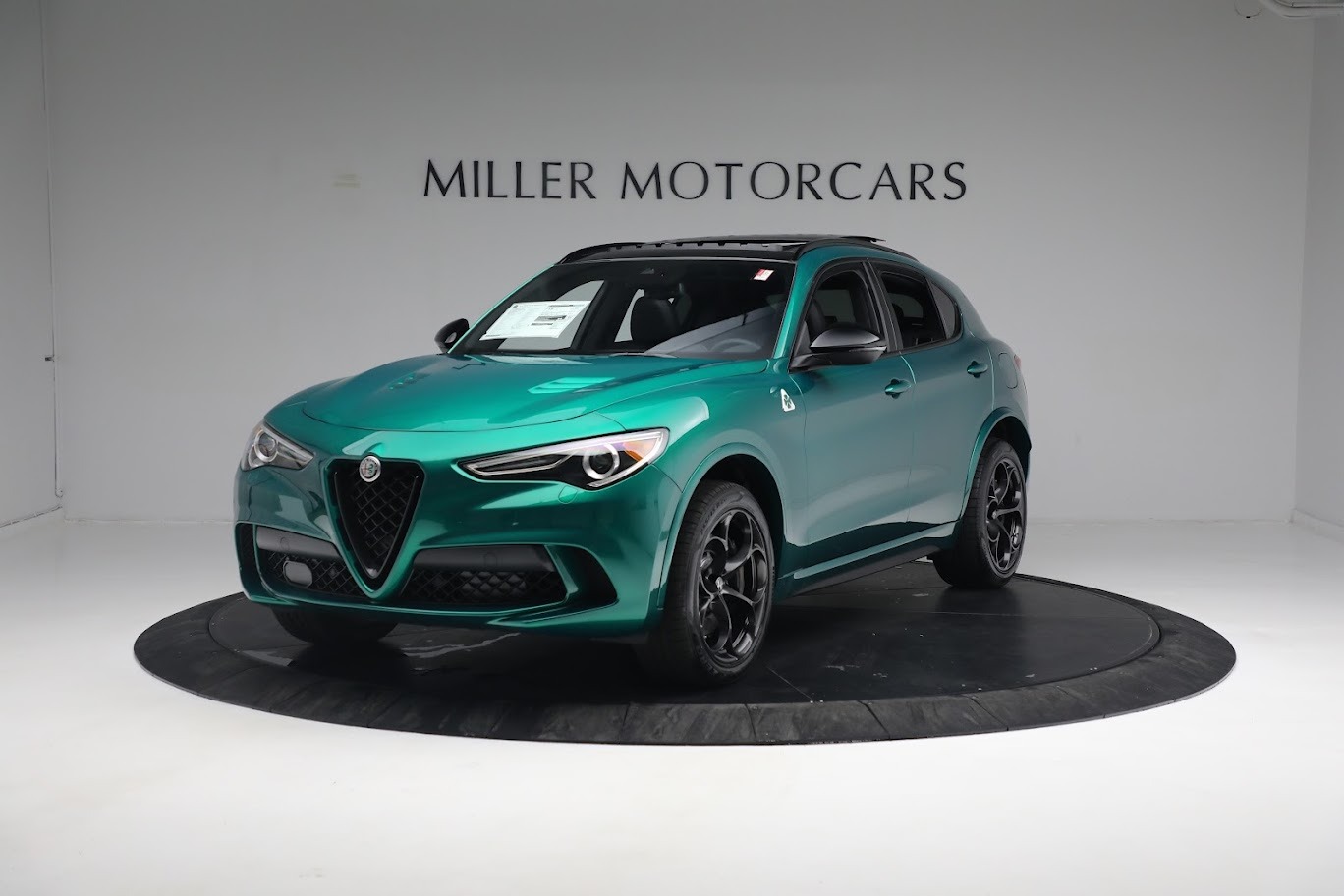 New 2022 Alfa Romeo Stelvio Quadrifoglio for sale $79,290 at Pagani of Greenwich in Greenwich CT 06830 1