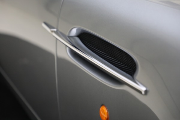 Used 2003 Aston Martin V12 Vanquish for sale $99,900 at Pagani of Greenwich in Greenwich CT 06830 28