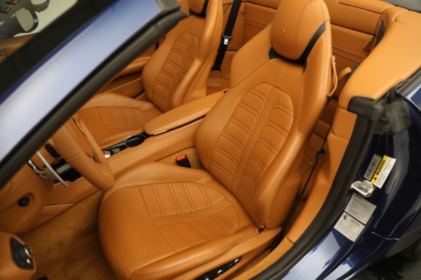 Used 2015 Ferrari California T for sale Sold at Pagani of Greenwich in Greenwich CT 06830 21