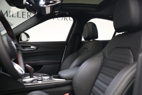 New 2023 Alfa Romeo Giulia Estrema for sale $55,610 at Pagani of Greenwich in Greenwich CT 06830 10