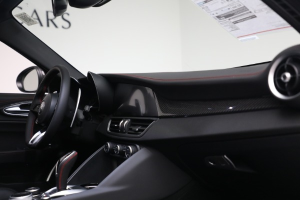 New 2023 Alfa Romeo Giulia Estrema for sale $55,610 at Pagani of Greenwich in Greenwich CT 06830 13