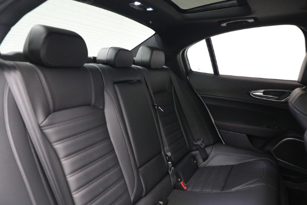 New 2023 Alfa Romeo Giulia Estrema for sale $55,610 at Pagani of Greenwich in Greenwich CT 06830 16