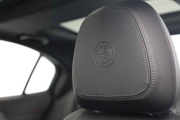 New 2023 Alfa Romeo Giulia Estrema for sale $55,610 at Pagani of Greenwich in Greenwich CT 06830 21