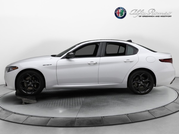 New 2023 Alfa Romeo Giulia Estrema for sale $55,610 at Pagani of Greenwich in Greenwich CT 06830 3