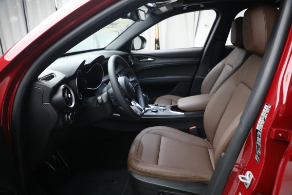 New 2023 Alfa Romeo Stelvio Ti for sale $53,845 at Pagani of Greenwich in Greenwich CT 06830 17