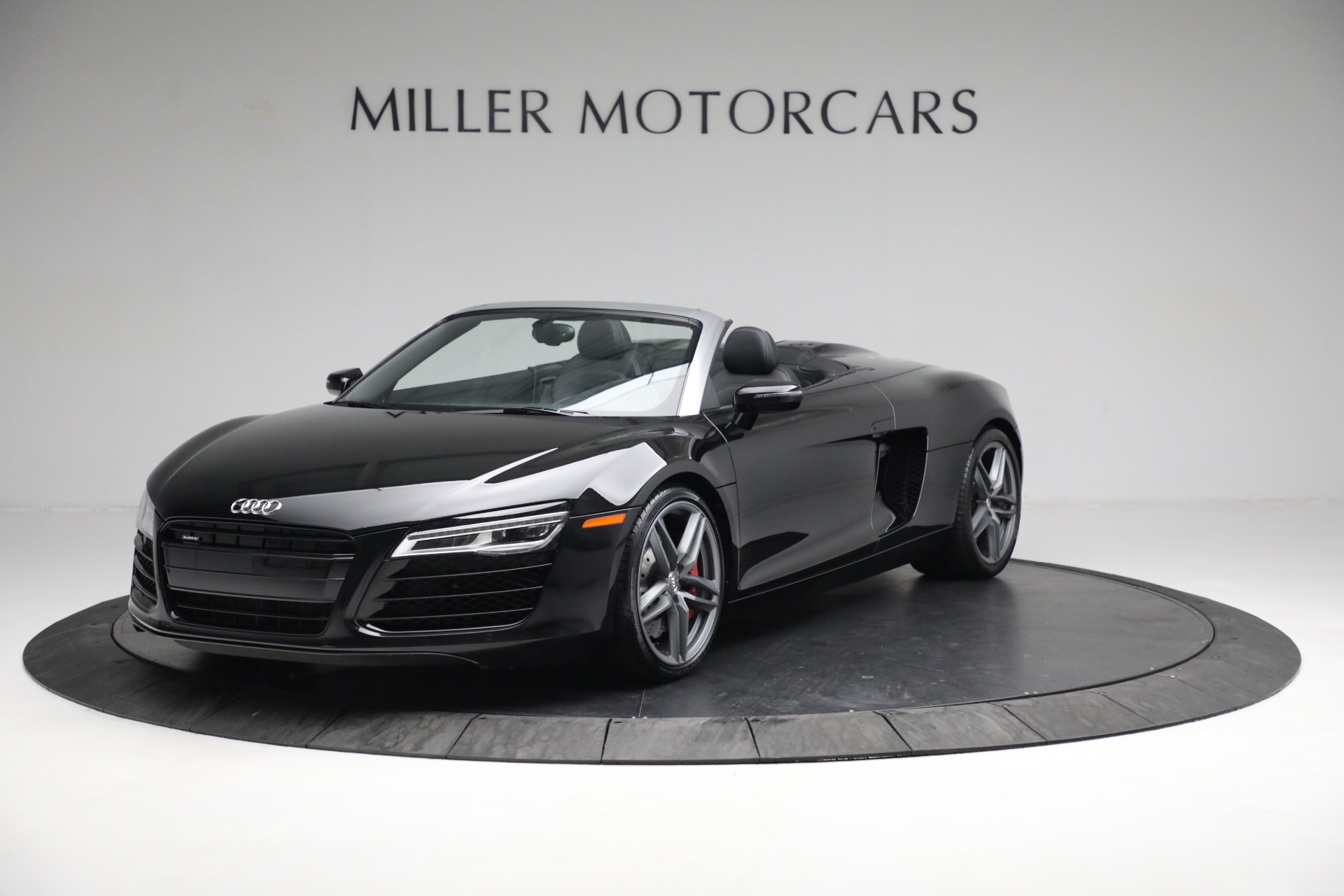 Used 2015 Audi R8 4.2 quattro Spyder for sale $109,900 at Pagani of Greenwich in Greenwich CT 06830 1