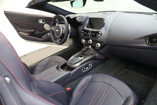 Used 2023 Aston Martin Vantage Roadster for sale $181,900 at Pagani of Greenwich in Greenwich CT 06830 25